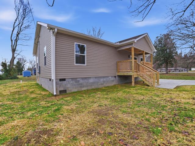 104 Fairground Dr