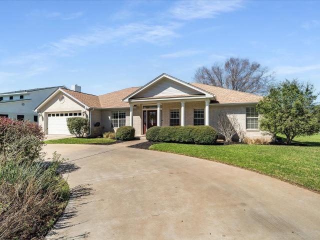 104 Firestone Pl, Meadowlakes, TX 78654 | MLS #176957