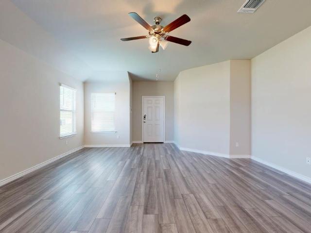 104 Kenzie St
