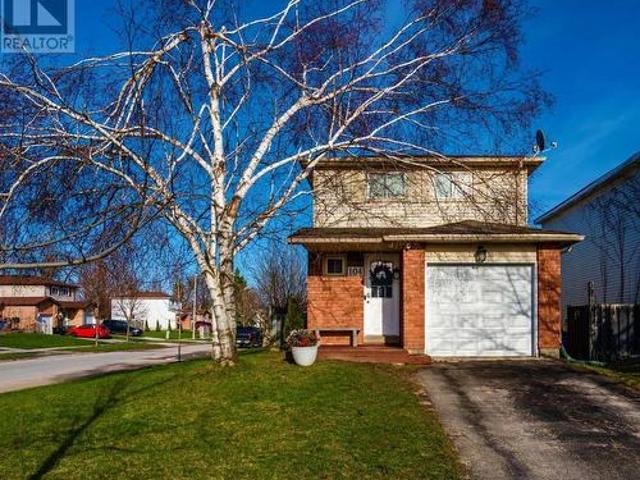 104 Hickling Trail, Barrie, ON, L4M 5T4 house for sale | Listing ID S13591 | Royal LePage