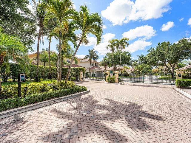 104 Hidden Hollow Dr, Palm Beach Gardens, FL 33418 | MLS #B26016