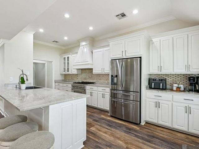 104 Oak Arbor Dr, Laplace, LA 70068