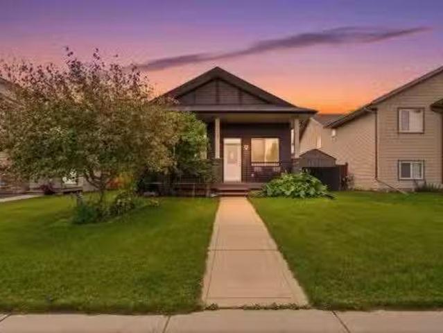 104 Oak Drive, Red Deer, AB, T4P 0C8 house for sale Listing.