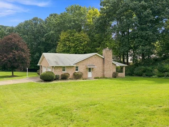 104 Oakcrest Dr