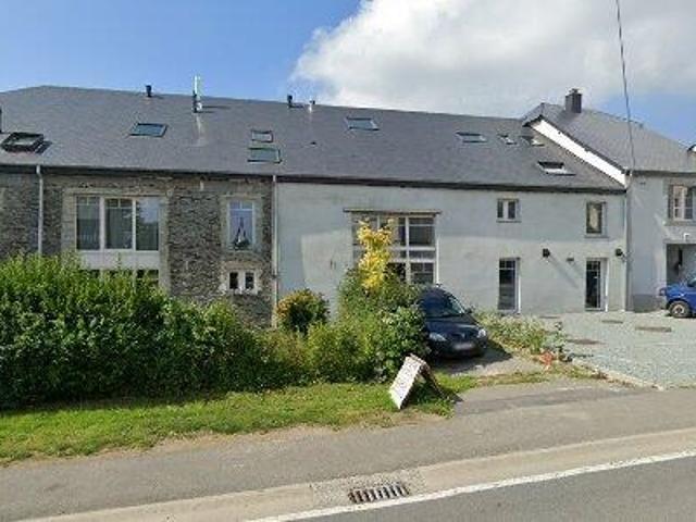 104 m2 apartment for rent in Léglise