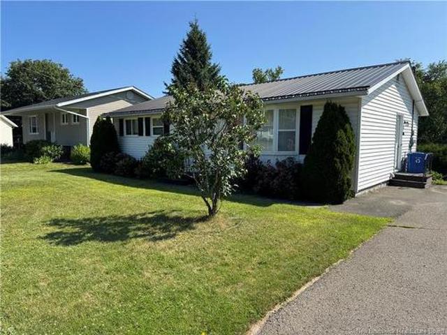 104 Manor Crt, Woodstock, NB, E7M 2H2 house for sale | Listing ID NB146607 | Royal LePage