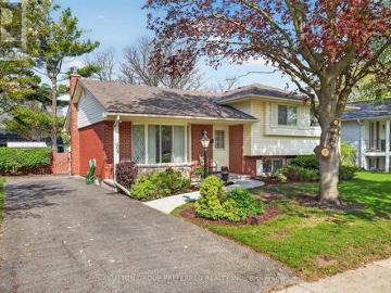 London, Ontario - Patio, Garden, Fireplace