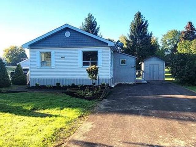 104 Meadows Drive, West Grey, ON, N4N 3B8 house for sale | Listing ID X13684 | Royal LePage