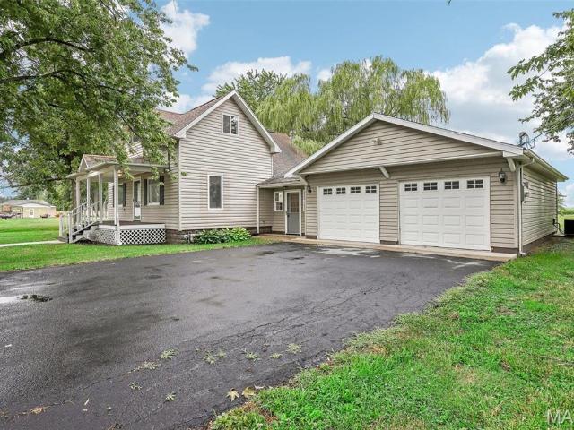 104 N 6th St, Witt, IL 62094 | MLS #26033