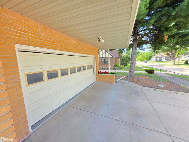 104 N Taylor Ave