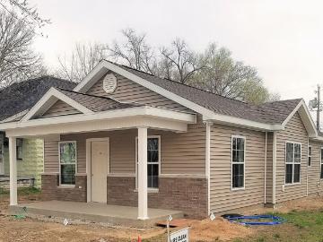 104 North 1st Street, 3 beds, 2 full baths