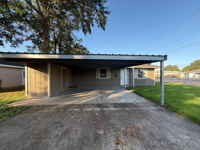 104 S 5th Street, Nederland, US, TX