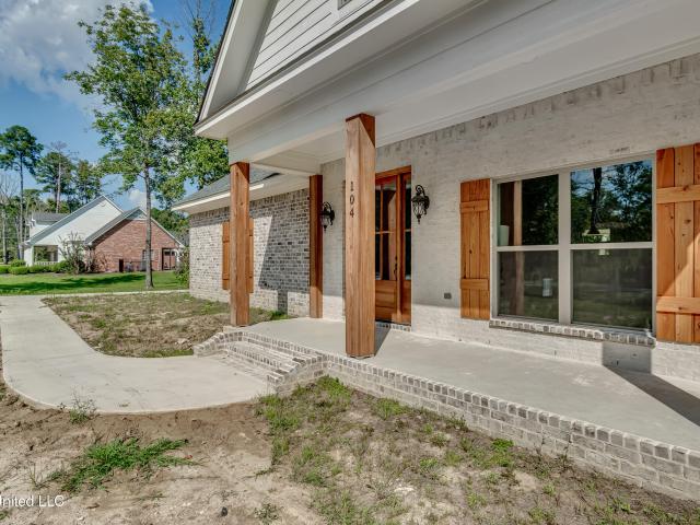 104 Shady Oaks Lane