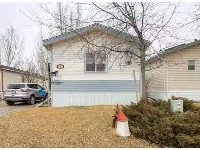 104 Station Boulevard, Coaldale, AB, T1M 1P5 house for sale.