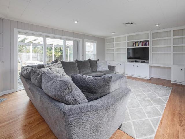 104 Sunnyside Drive