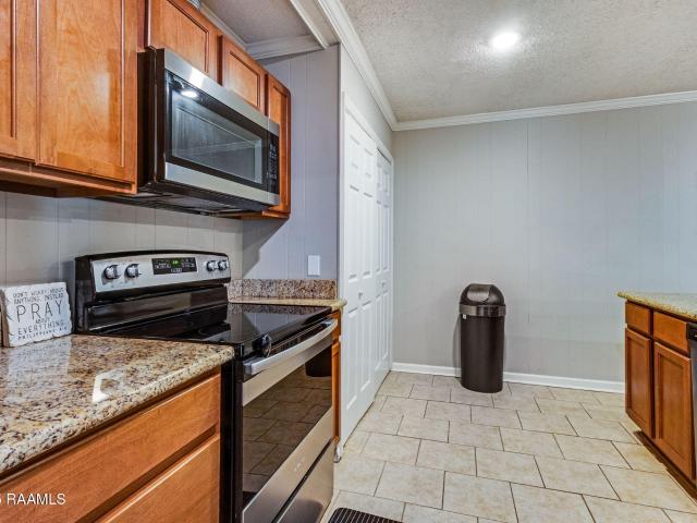 104 Polaris Dr, Lafayette, LA 70501 | MLS #RA2500005