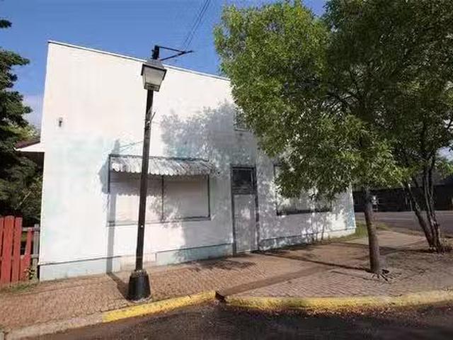 104 Portage Road W, Cranberry Portage, MB, R0B 0H0 commercia.