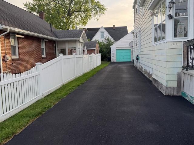 104 Roxford Road S