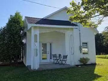 104 Rue Bertrand, Saint Denis De La Bouteillerie, QC, G0L 2R0.