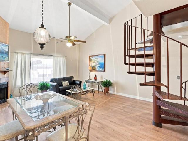 104 W Rossi Street 7