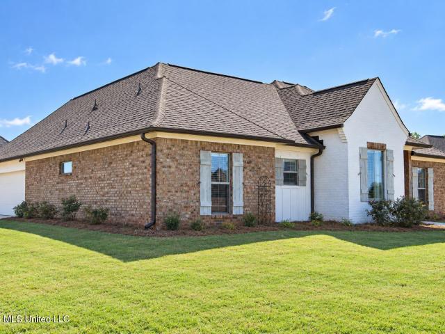 104 Woodscape Drive