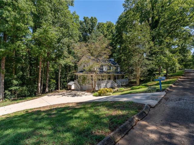 104 Woody Lane