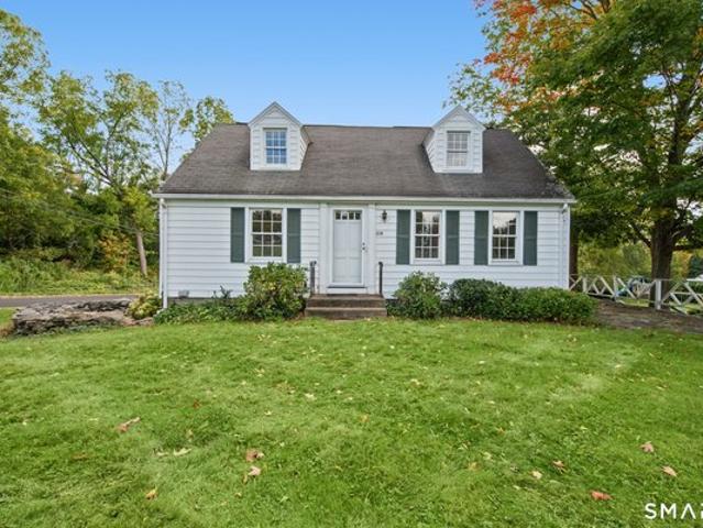 104 Tolland Grn, Tolland, CT 06084