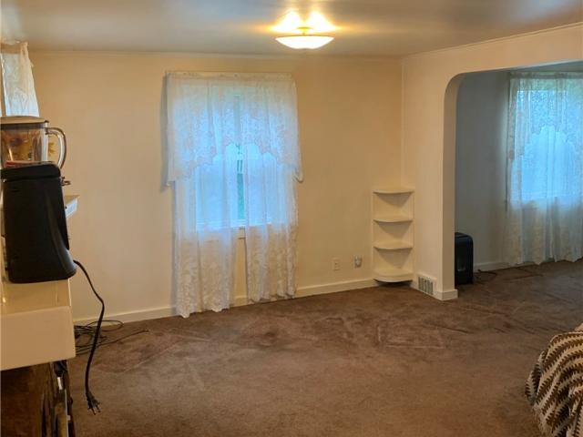 104 Thomas Ave