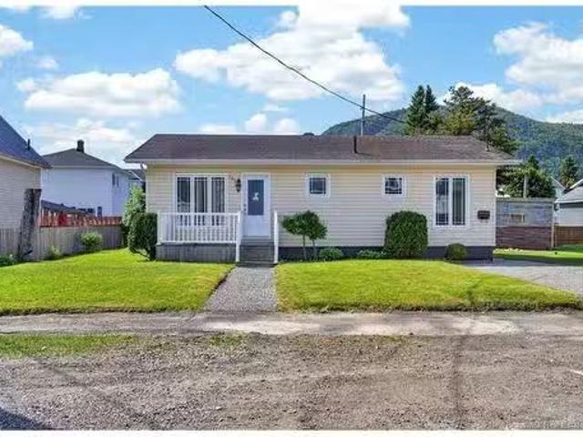 104 Victoria St, Campbellton, NB, E3N 1J8 house for sale Li.