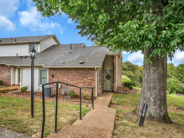 104 Village Cir