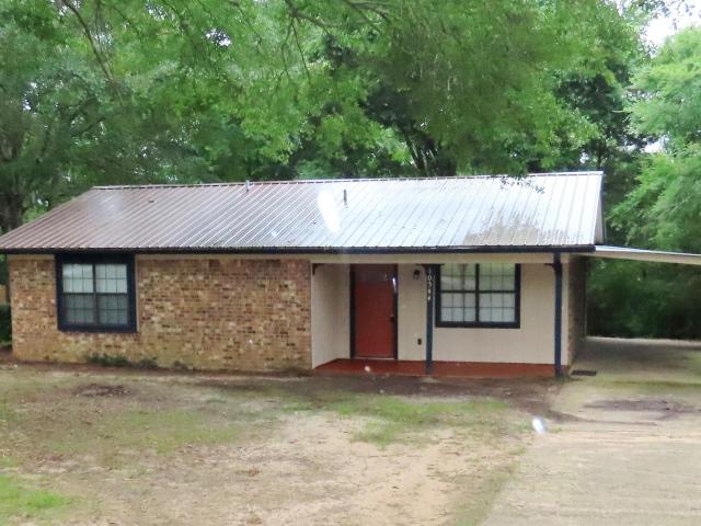 10544 Twin Oaks Dr, 2 beds, 1 full bath