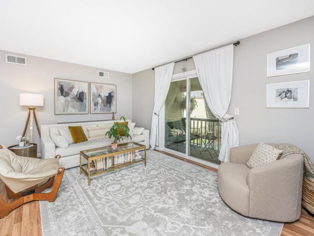 1054 Anna Knapp Boulevard 4g