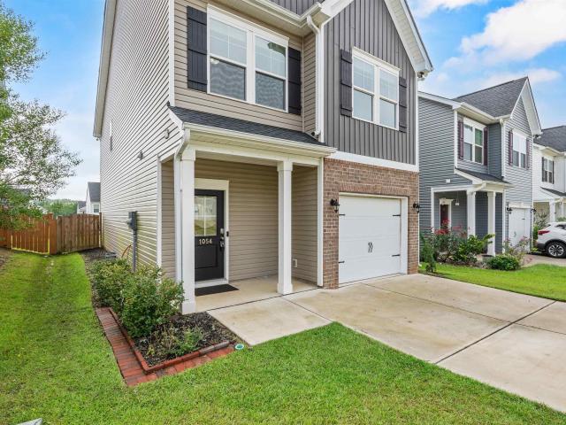 1054 Crescent Moon Loop