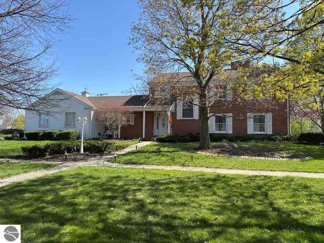 1054 E Maple