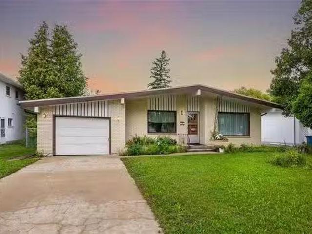 1054 Sinclair St, Winnipeg, MB, R2V 2Y5 house for sale List.