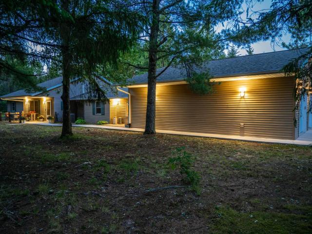 1054 W 13th Lane