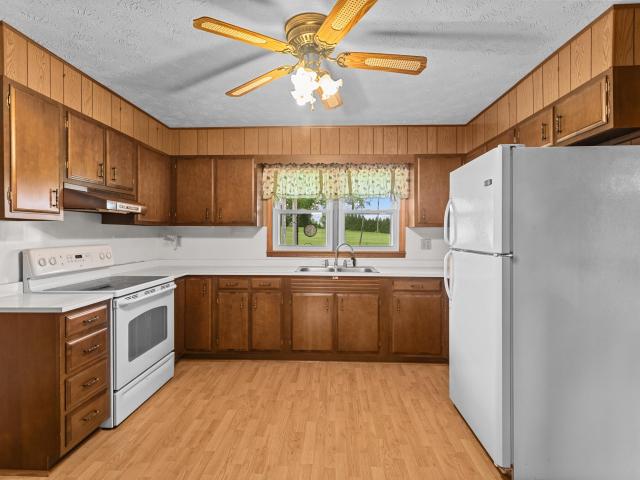1055 Graves Road