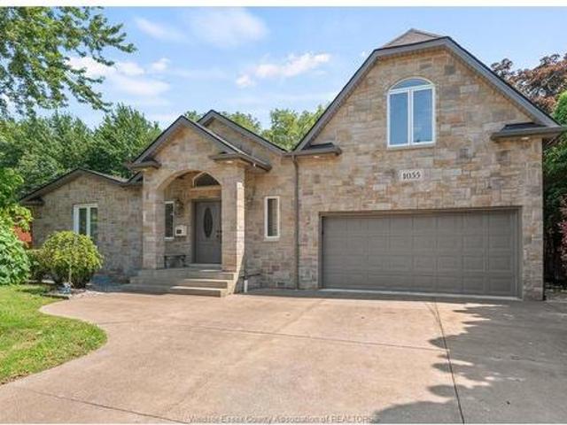 1055 Roseland Drive South, Windsor, ON, N9G 1T9 house for sale | Listing ID 26023 | Royal LePage