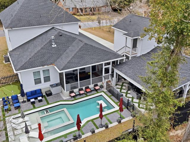 1055 Stonehenge Dr, Hanahan, SC 29410 | MLS #26006