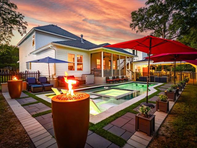 1055 Stonehenge Drive