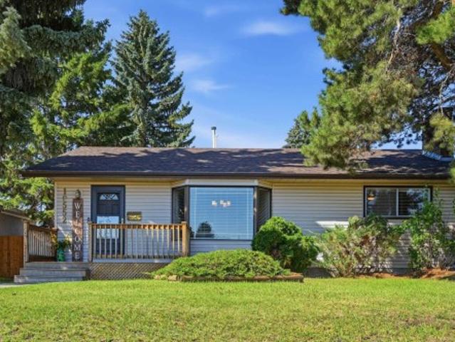 1055 Street Nw, Edmonton, AB, T6A 1X5 house for sale | Listing ID E4506 | Royal LePage