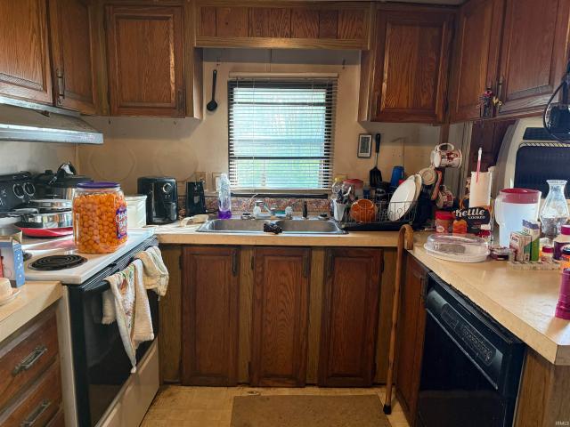 1055 S Co Rd 200 E