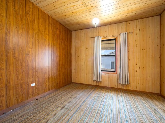 1056m² block packed with potential!
