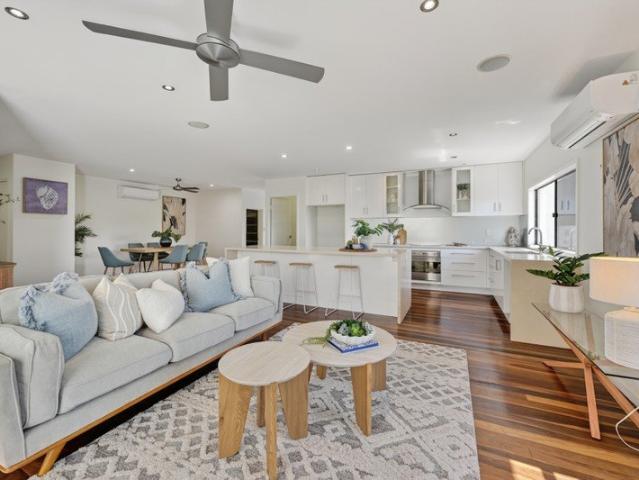 1056sqm, Rumpus + Media + Study + Executive Master and so much more !
