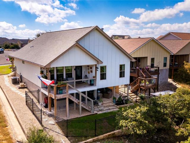 1057 Roanoke Ln