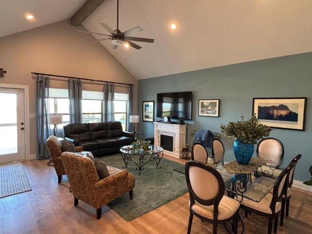 1057 Roanoke Ln, Kerrville, TX 78028 | MLS #120701