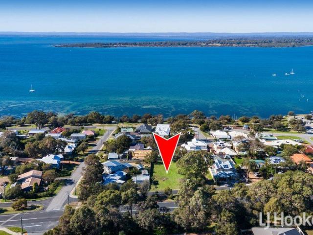 1057m2 cleared lot with elevated Estuary View
