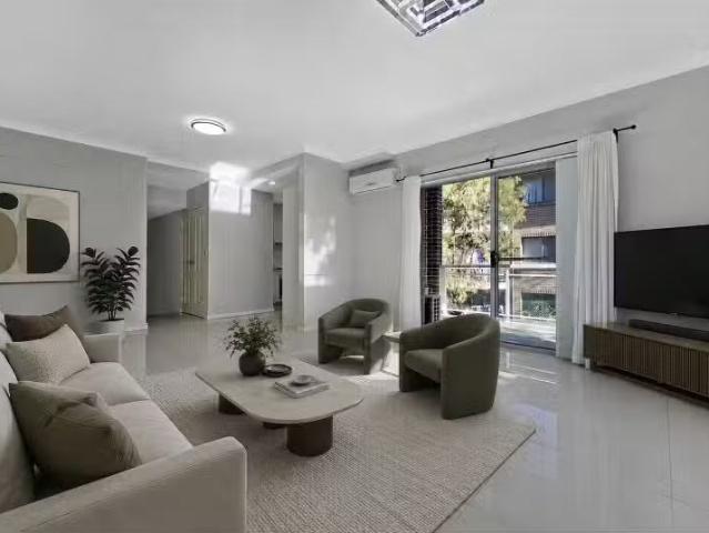 10/58 Cairds Avenue, BANKSTOWN House for rent Listed by Quart.