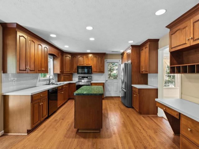 1059 Cuddington Lane