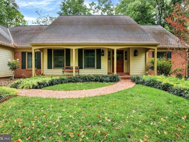 1059 Hunters Path